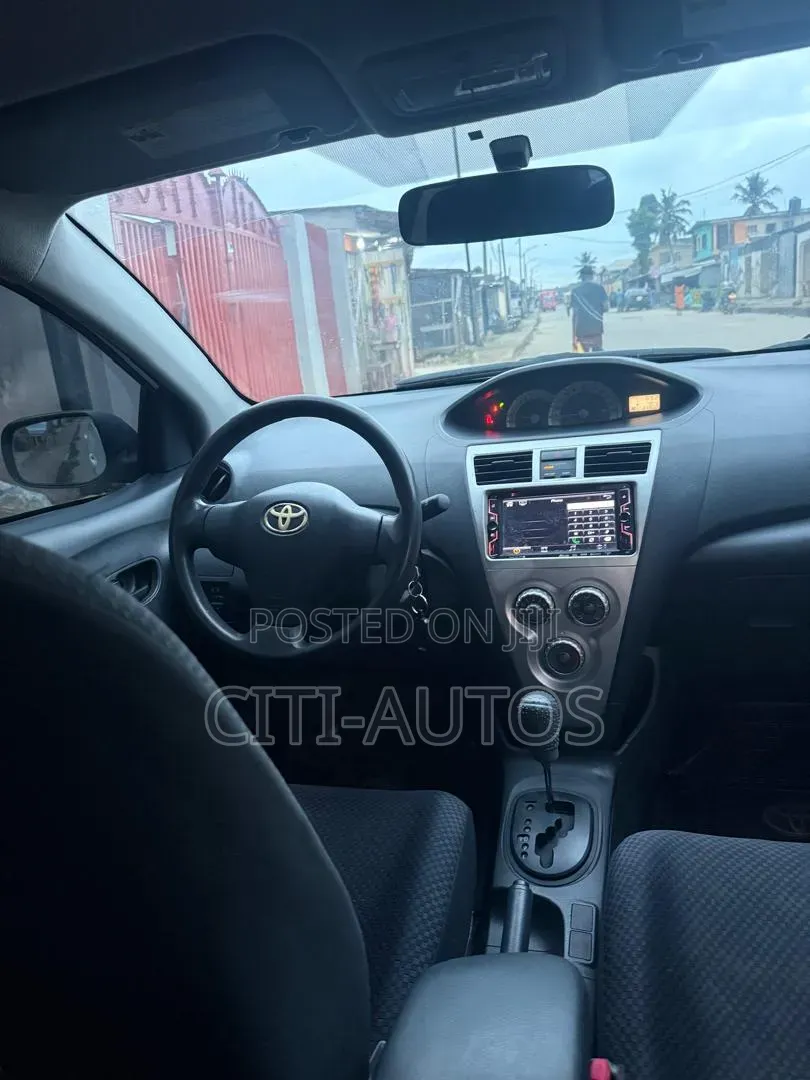 Toyota Yaris 2008 White