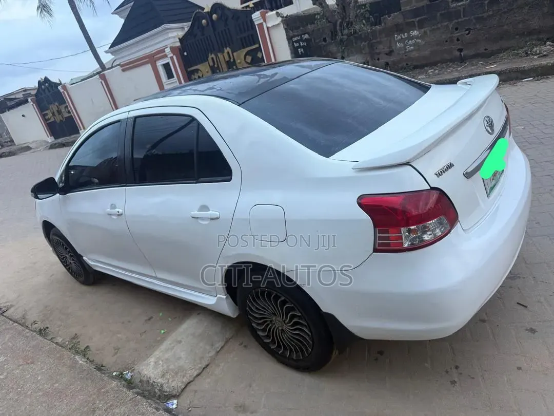 Toyota Yaris 2008 White