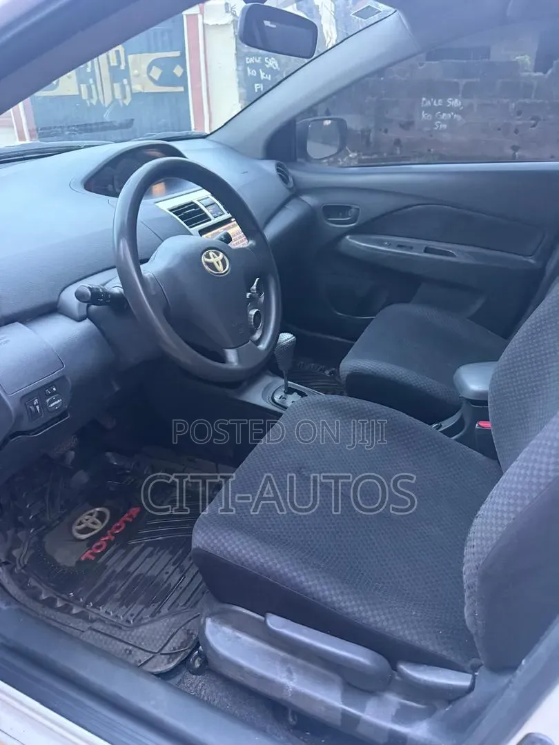 Toyota Yaris 2008 White
