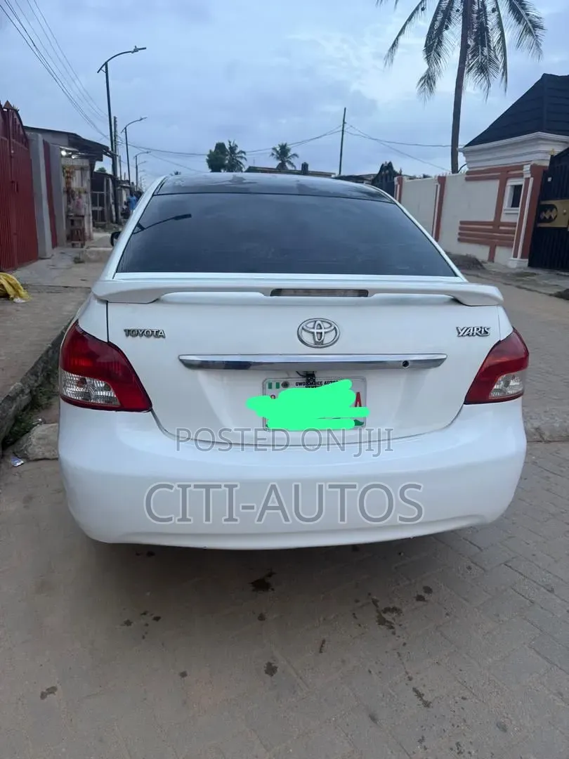 Toyota Yaris 2008 White