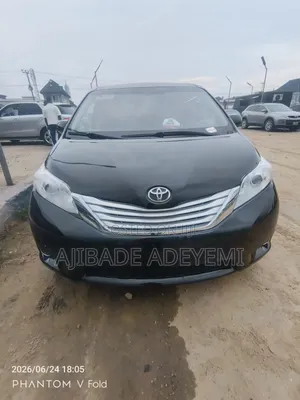 Toyota Sienna XLE AWD (3.5L 6cyl 8A) 2018 Black