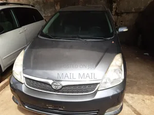 Toyota Wish 2006 Beige