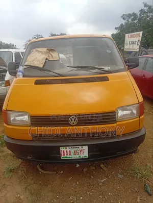 Volkswagen Transporter 2003 Yellow