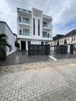 4bdrm Duplex in Vgc for sale