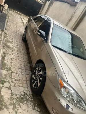Toyota Camry 2006 Gold