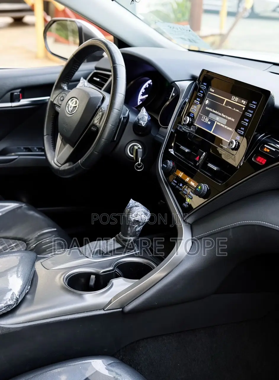 Toyota Camry 2021 White