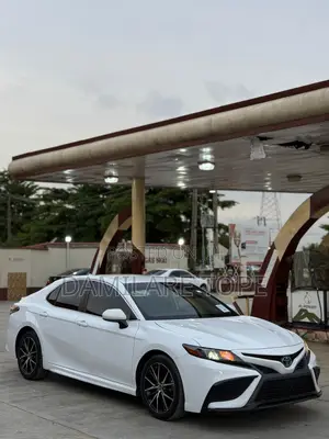 Toyota Camry 2021 White