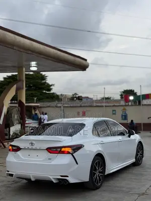 Toyota Camry 2021 White