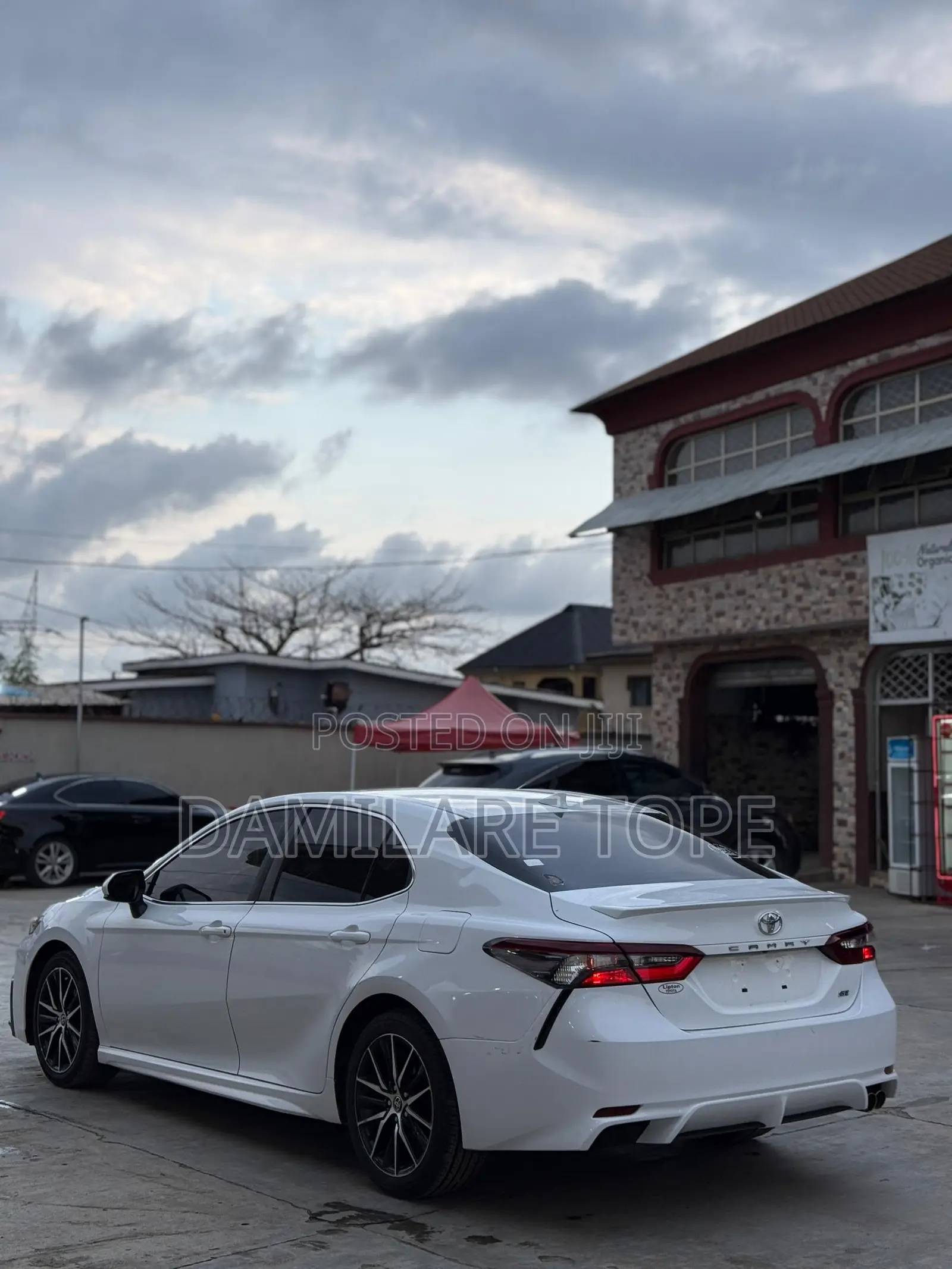 Toyota Camry 2021 White