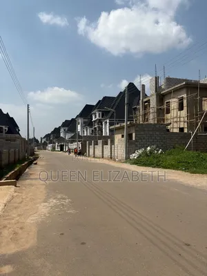 6bdrm Duplex in Faplin, Dakwo District for sale