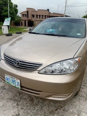 Toyota Camry 2004 Gold