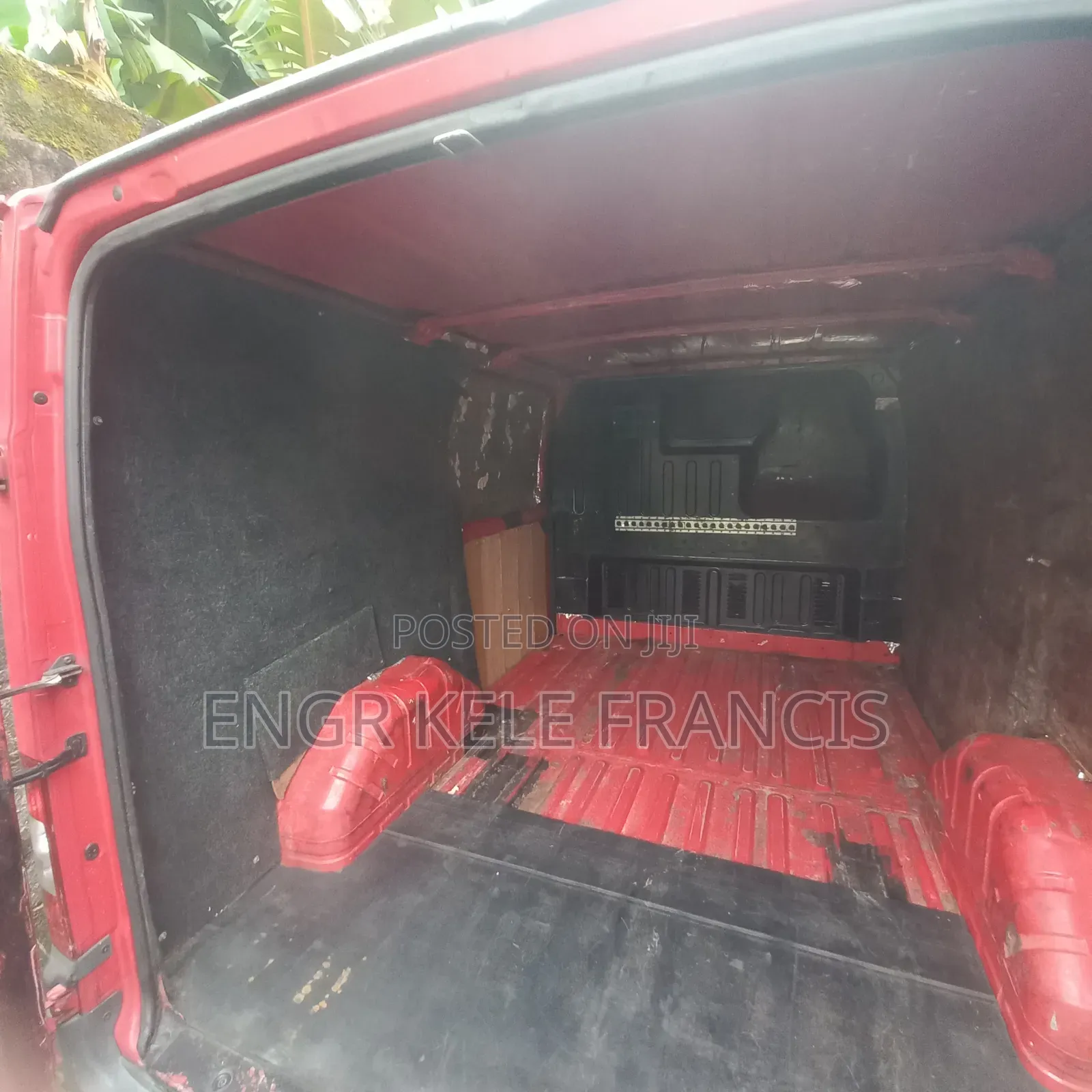 Ford Transit 2012 Red