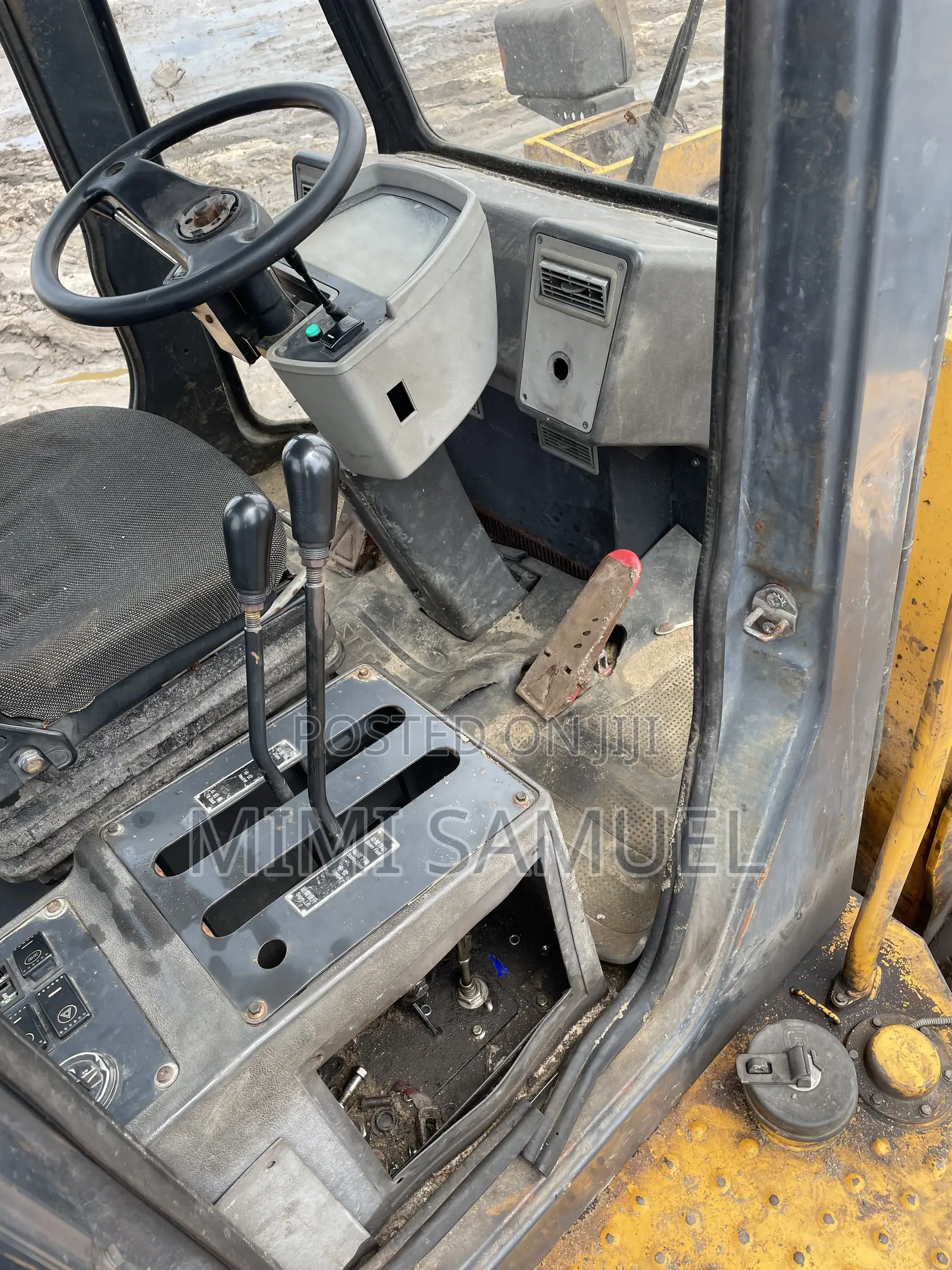 Excavator Construction and Heavy Machinery