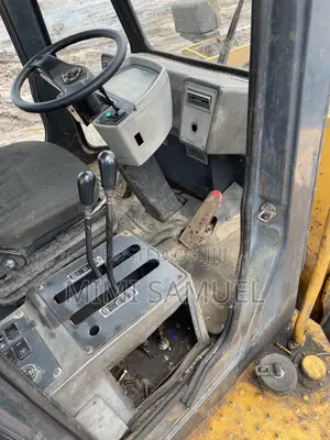 Excavator Construction and Heavy Machinery