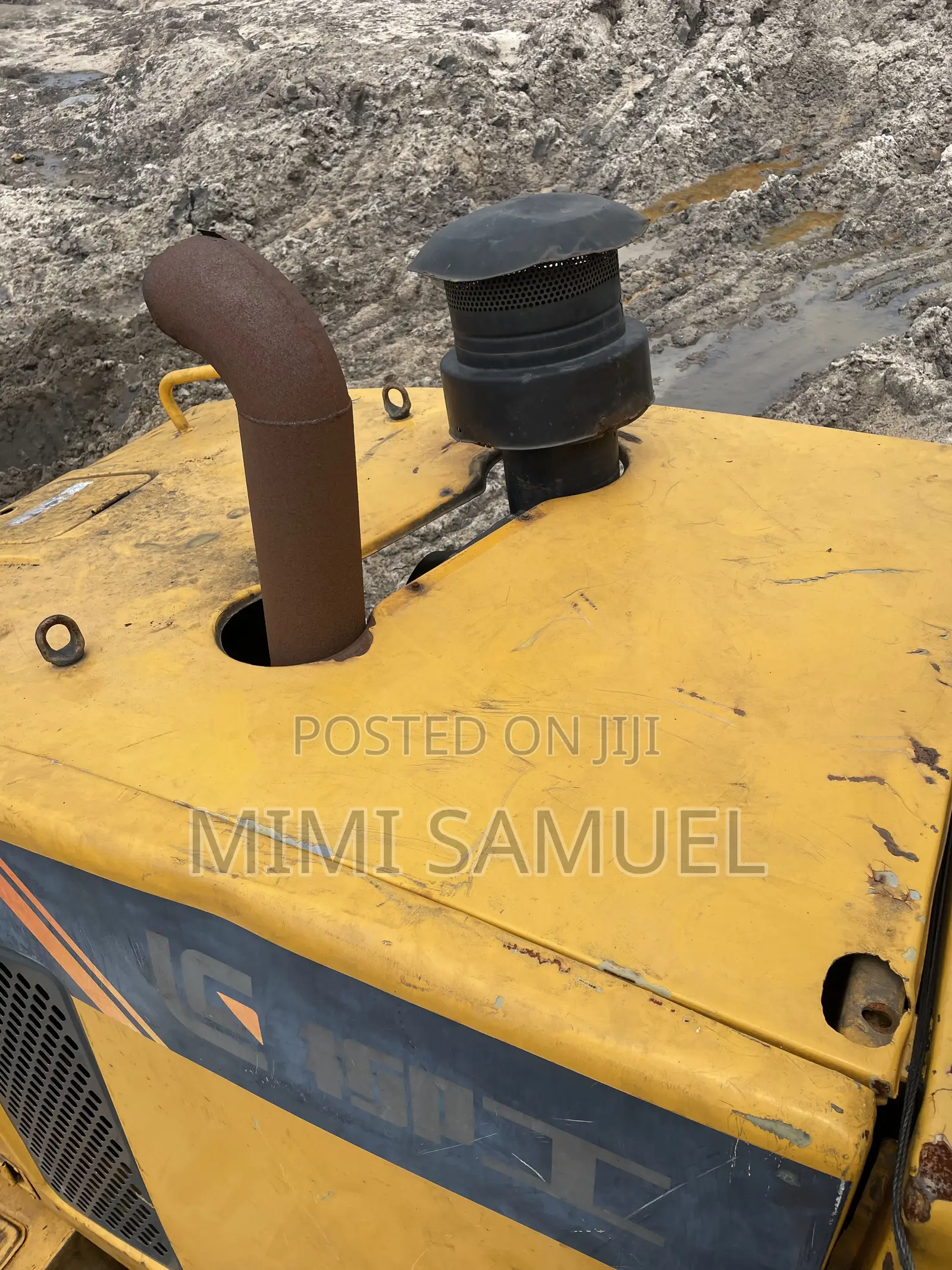 Excavator Construction and Heavy Machinery