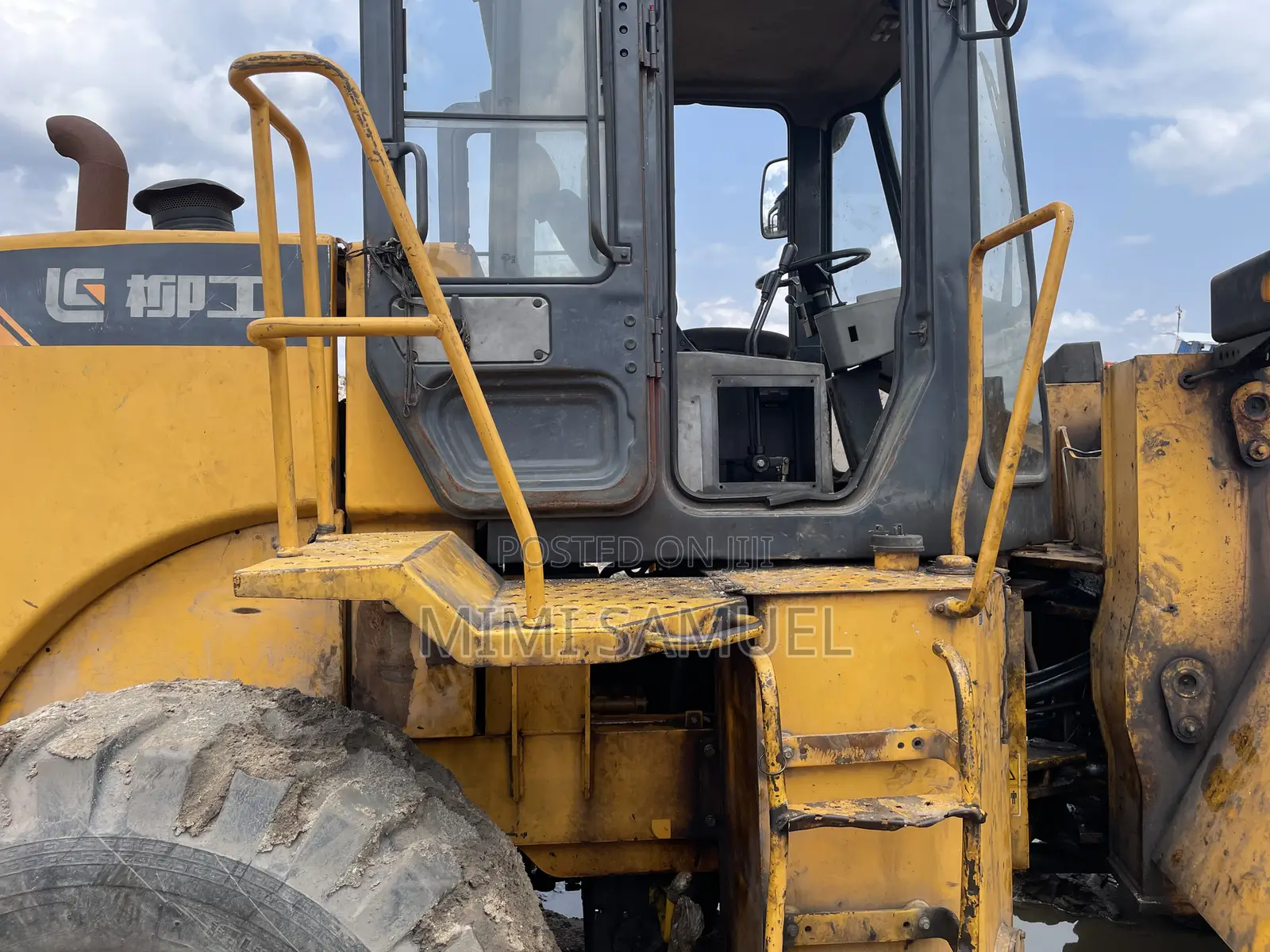 Excavator Construction and Heavy Machinery