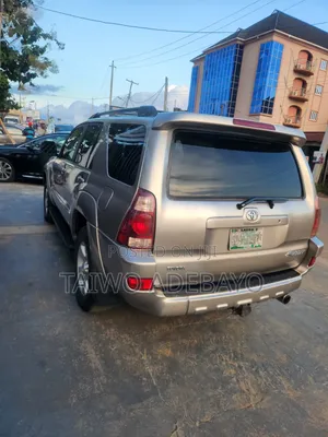 Toyota 4-Runner 2004 Gold