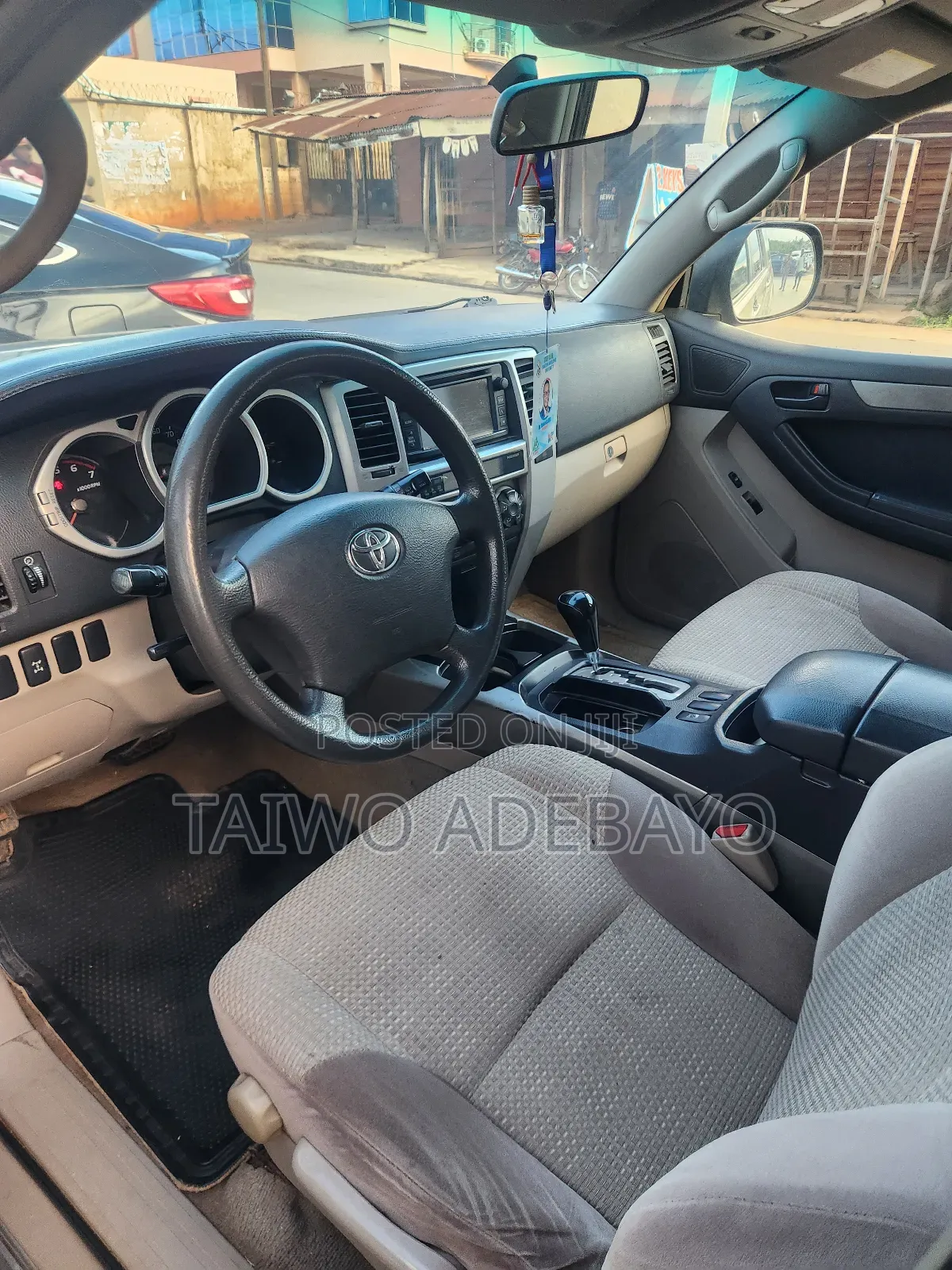 Toyota 4-Runner 2004 Gold