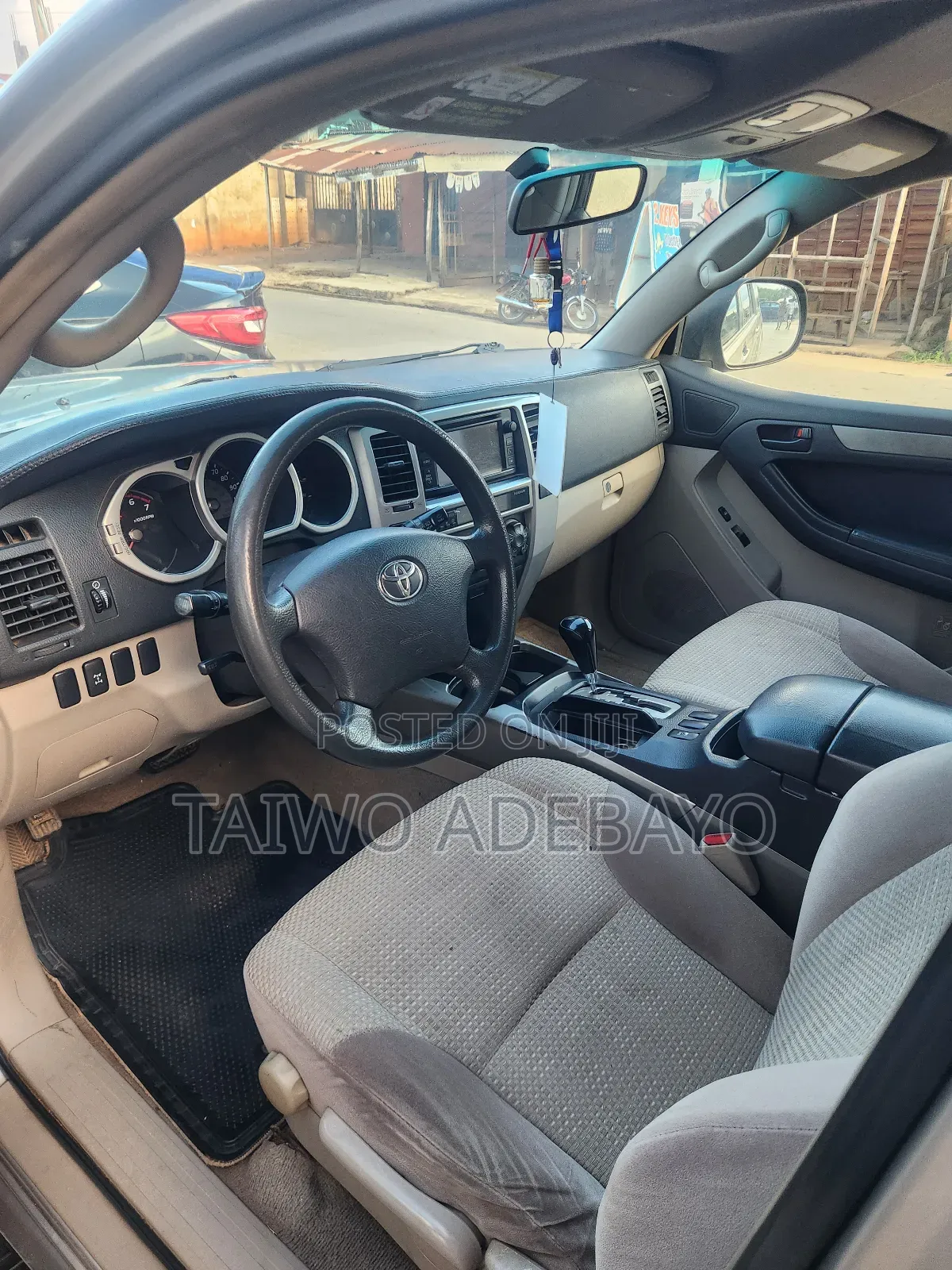 Toyota 4-Runner 2004 Gold
