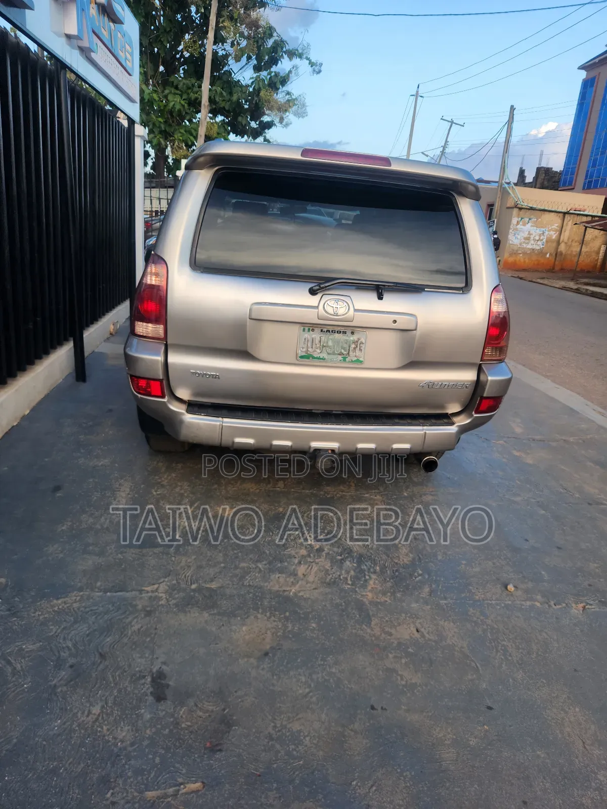 Toyota 4-Runner 2004 Gold