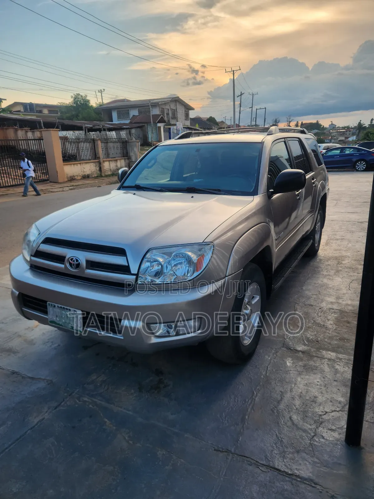 Toyota 4-Runner 2004 Gold