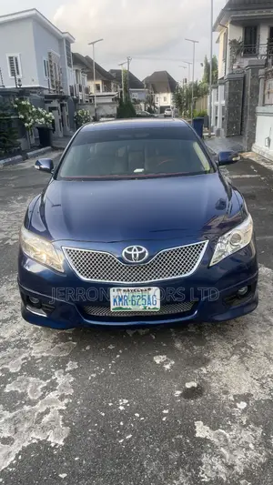 Toyota Camry XLE V6 4dr Sedan (3.5L 6cyl 6AM) 2010 Blue