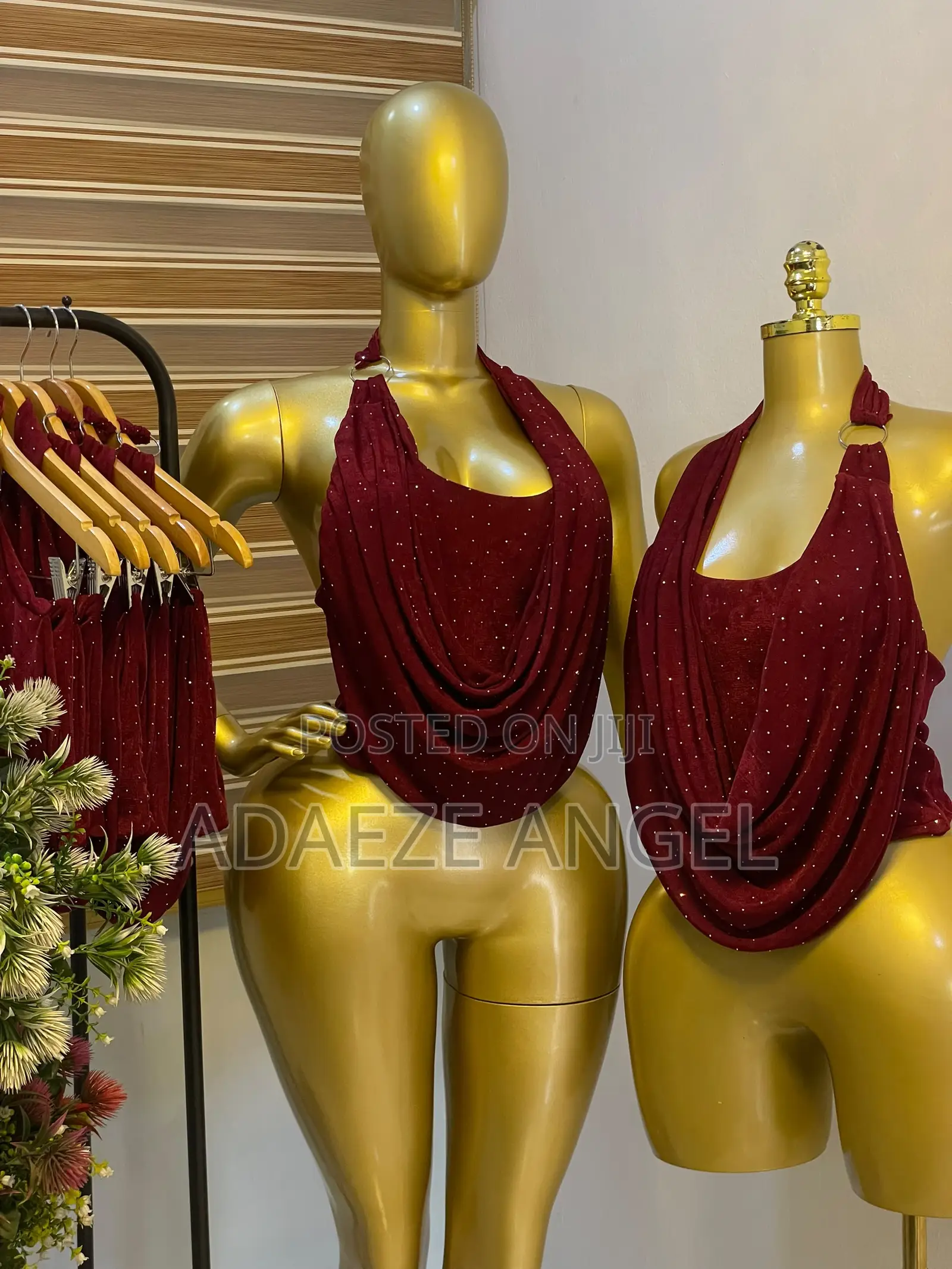 Chain Crawl Neck Top