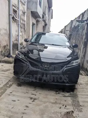 Toyota Camry SE FWD (2.5L 4cyl 8AM) 2018 Black
