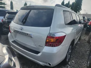 Toyota Highlander Sport 2010 White