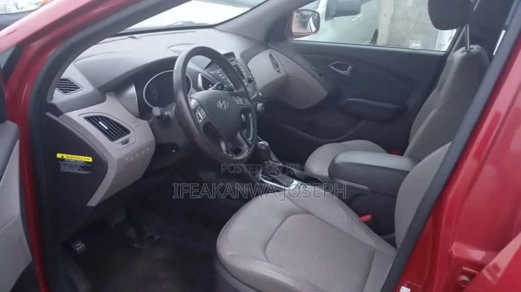 Hyundai Tucson 2015 Red