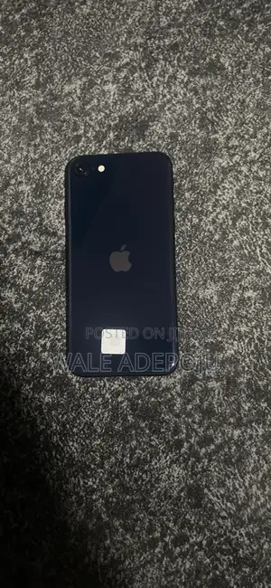 Apple iPhone SE (2022) 64 GB