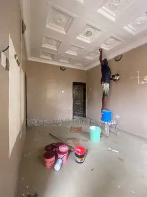 Mini Flat in Shoprite Axis for rent