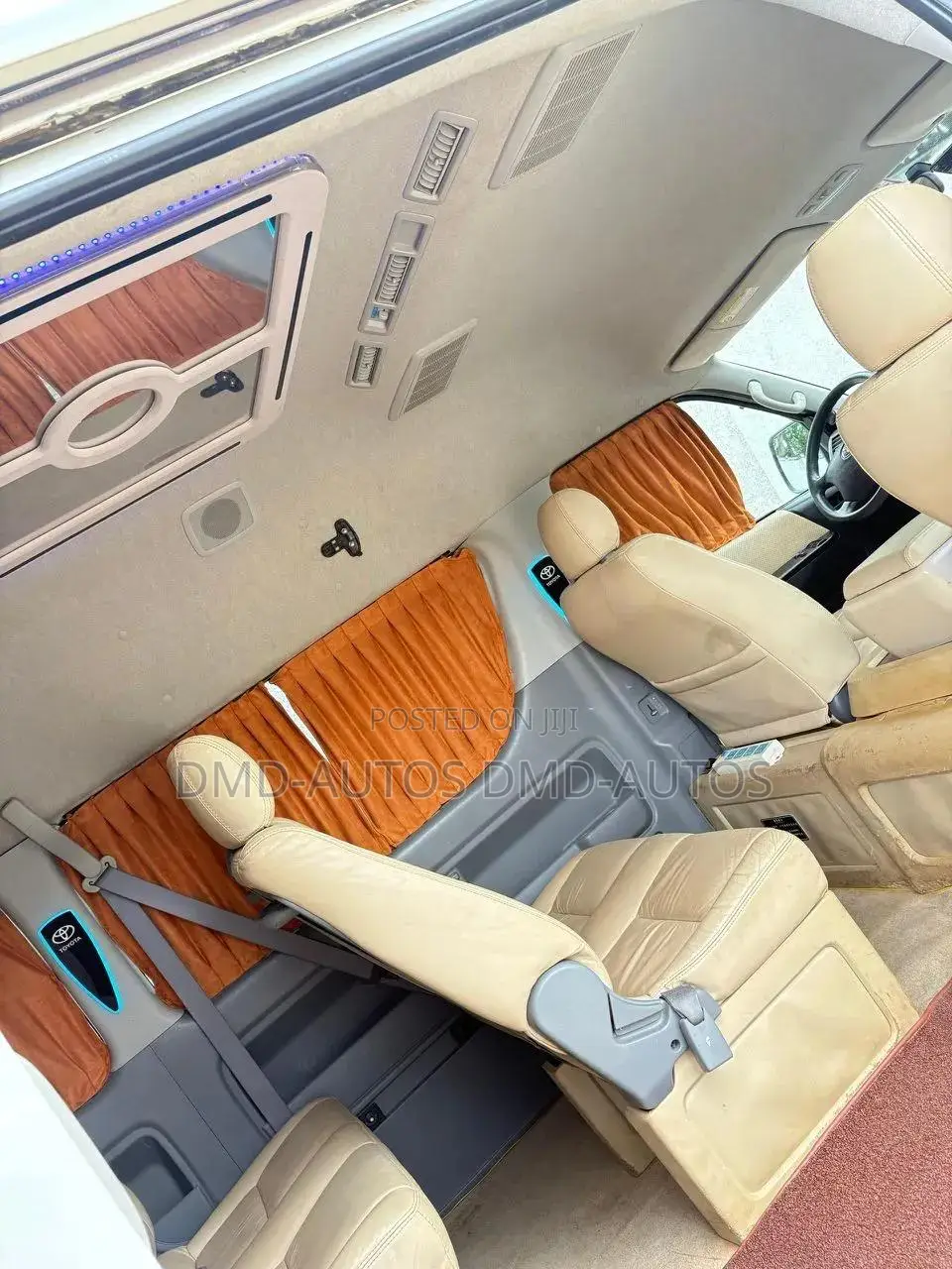 Toyota HiAce 2010 White