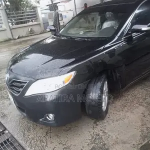 Toyota Camry Base 4dr Sedan (2.5L 4cyl 6M) 2010 Black