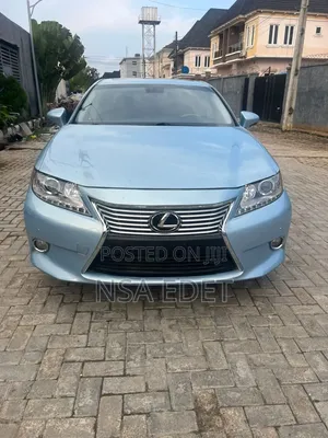 Lexus ES 2013 Blue