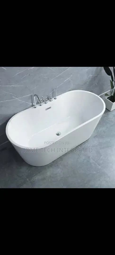 High Grade Acrylic Executive Bathtub