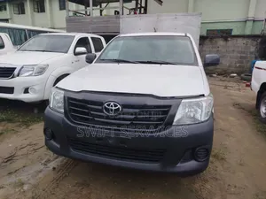 Toyota Hilux 2010 White