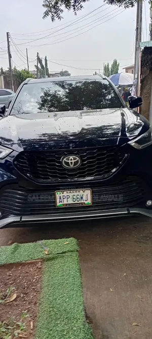 Toyota Highlander 2021 Blue