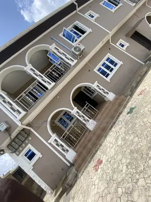 3bdrm Block of Flats in Ire Akari, Akala Express for rent