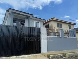 Furnished 3bdrm Block of Flats in Igando / Ikotun/Igando for sale