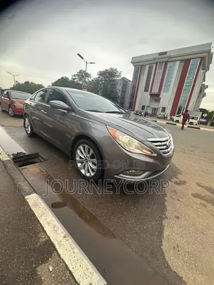 Hyundai Sonata Limited 2.0T Sedan (2.0L 4cyl 6A) 2013 Gray