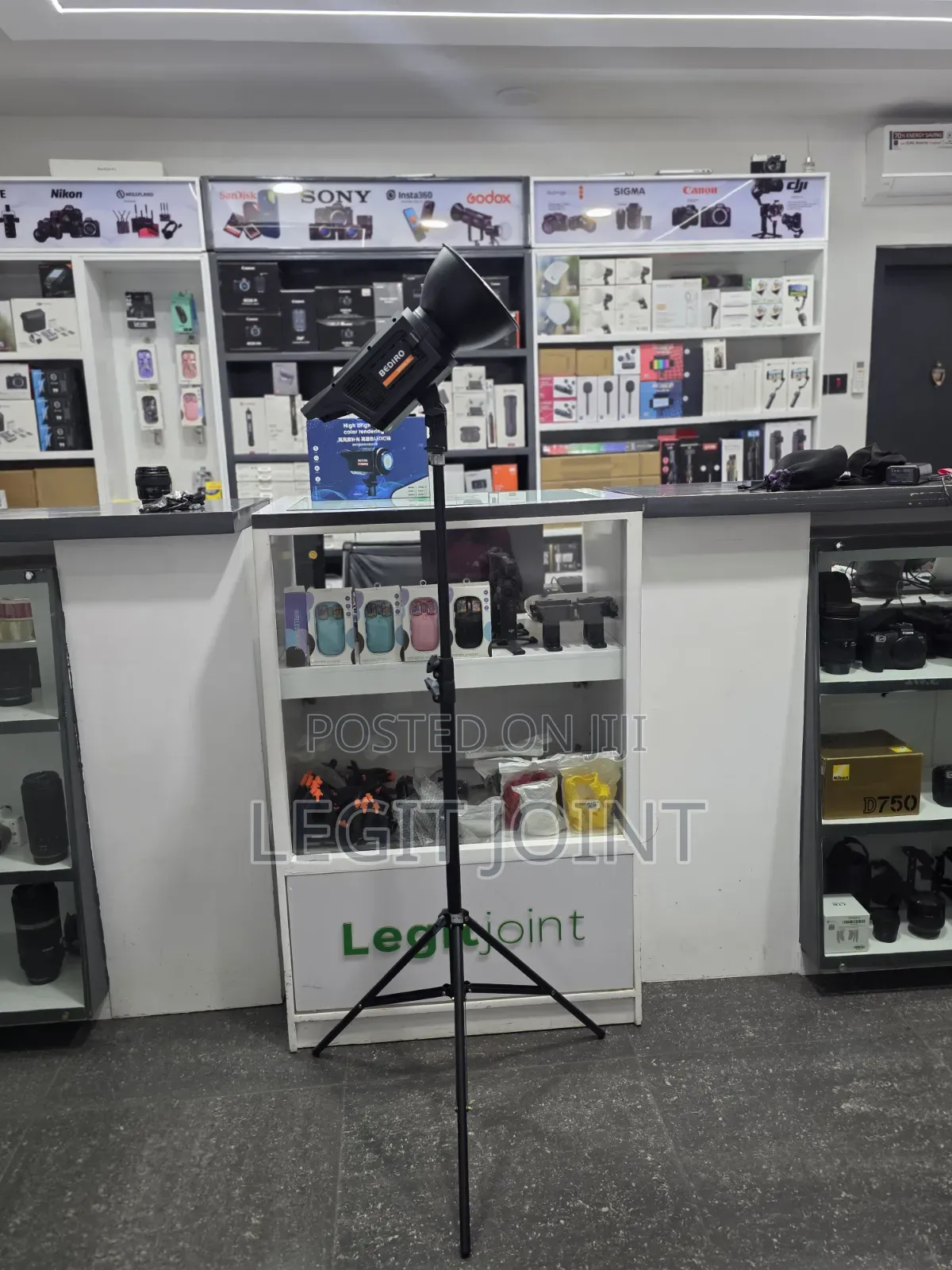 Bediro + Small Light Stand