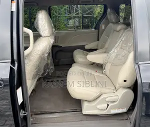 Toyota Sienna L 7-Passenger 4dr Minivan (3.5L 6cyl 6A) 2015 Black