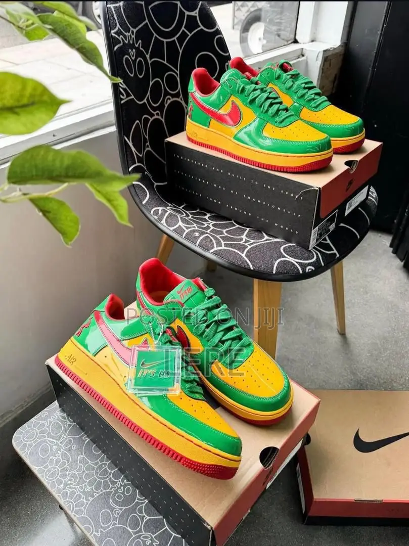 Sneakers Shoe