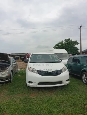 Toyota Sienna 2014 White
