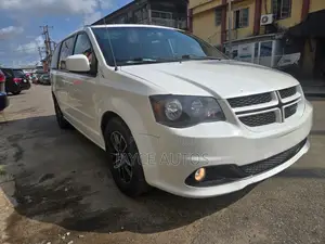 Dodge Caravan 2018 White