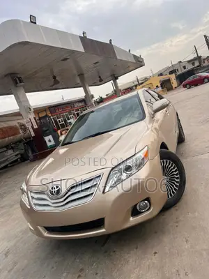 Toyota Camry 2008 Gold