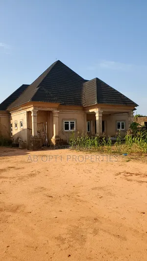 3bdrm Bungalow in Uroho, Sapele Bypass, Benin City for sale