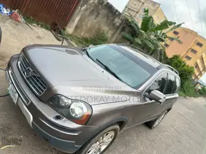 Volvo XC90 3.2 4dr SUV AWD (3.2L 6cyl 6A) 2010