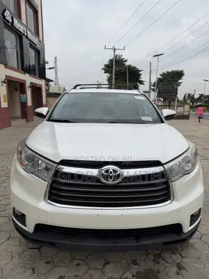 Toyota Highlander XLE V6 4x2 (3.5L 6cyl 6A) 2016 White